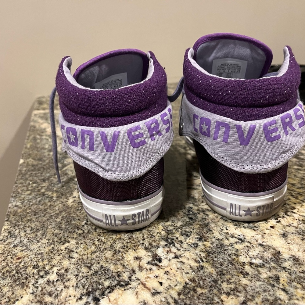 Women’s Converse size 10